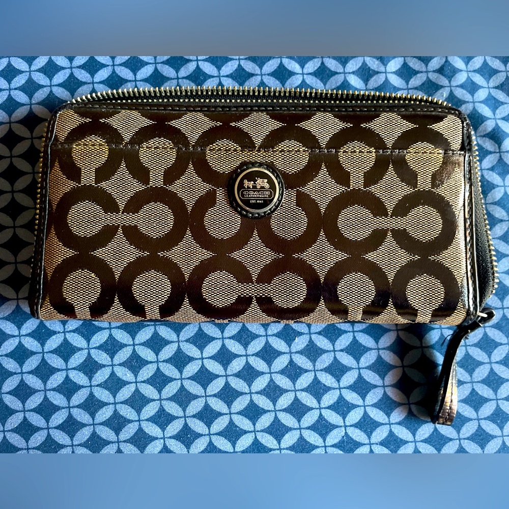Coach wallet